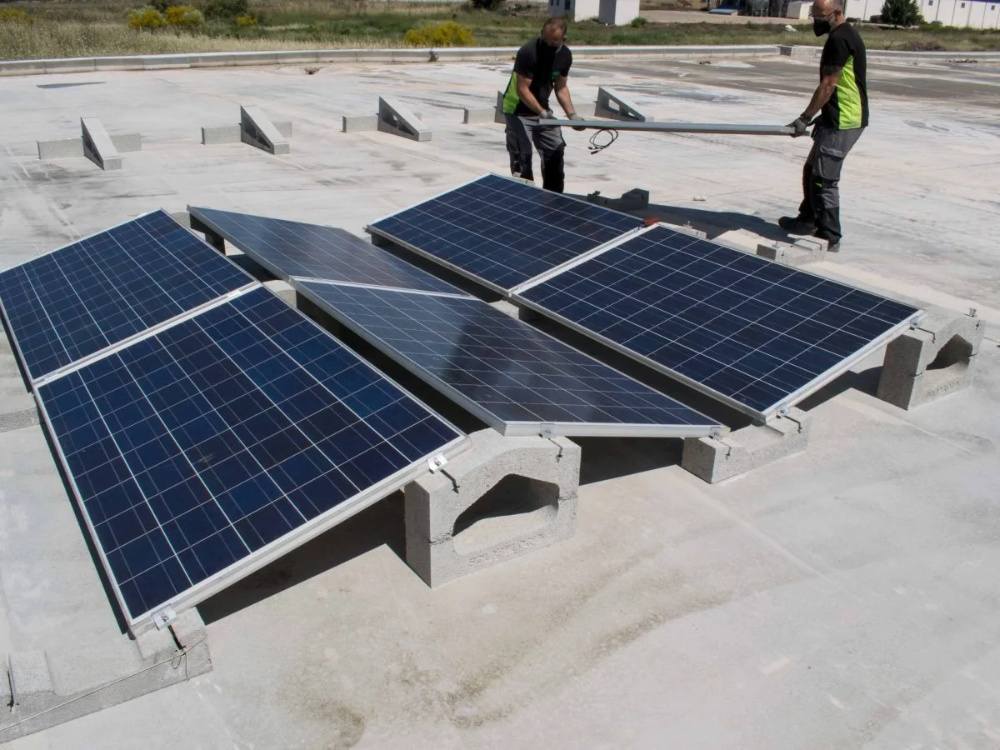 Fotovoltaické panely s orientací východ-západ